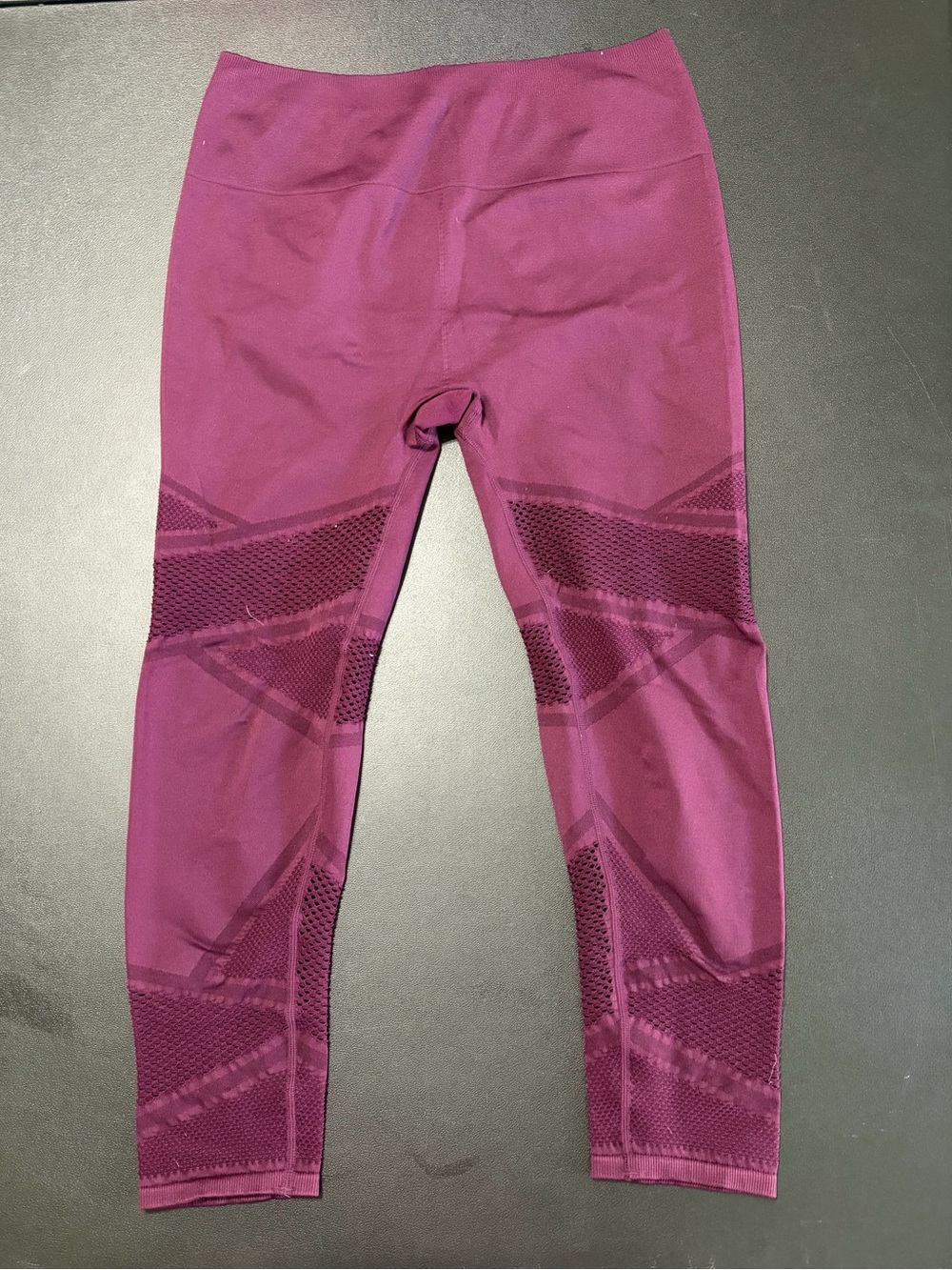 Fabletics Mosaic High-Waisted 7/8 Mesh Panel Leggings Burgundy